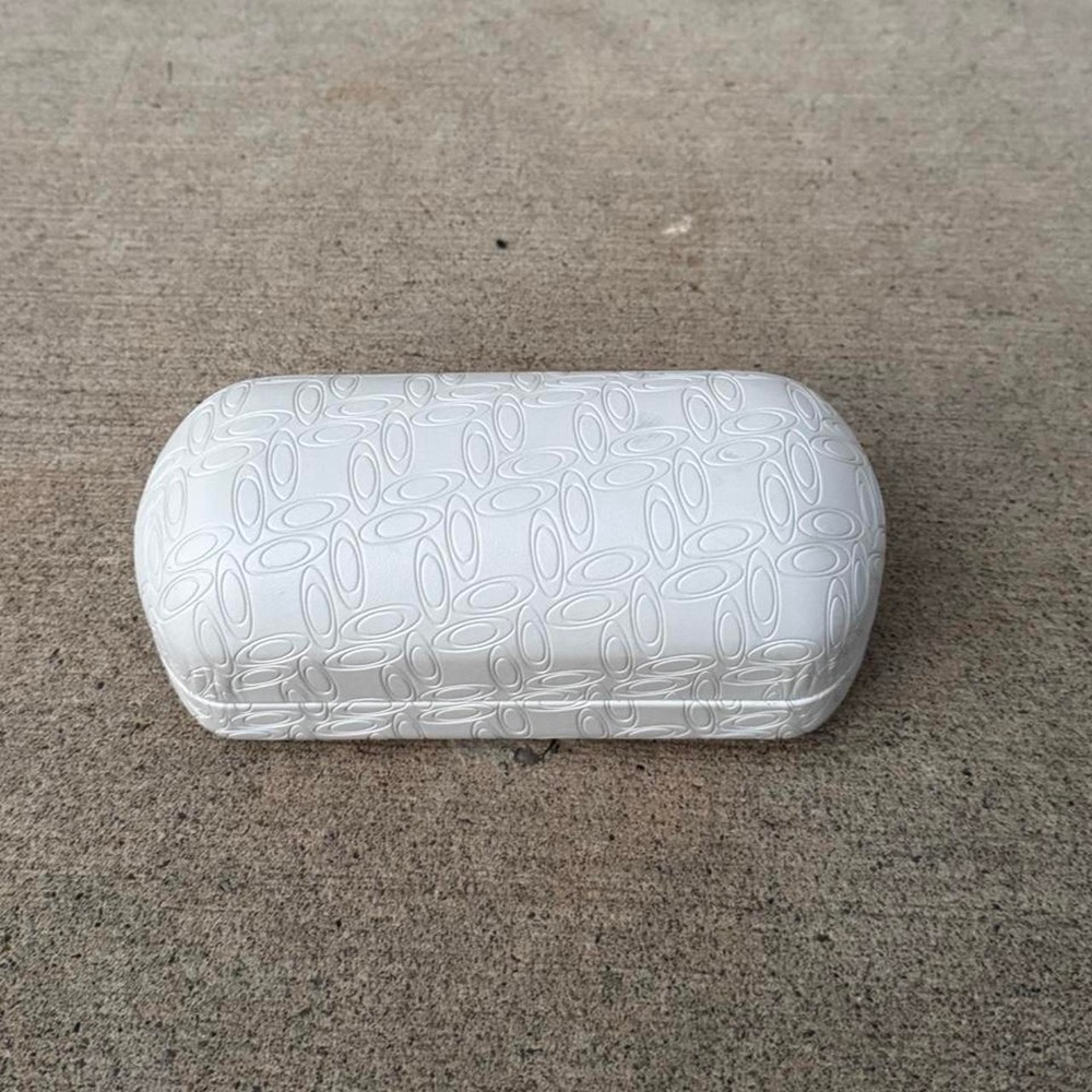WHITE OAKLEY ALL OVER PRINT GLASSES CASE